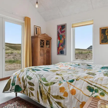 Pet Friendly In With Kitchen Holiday home *