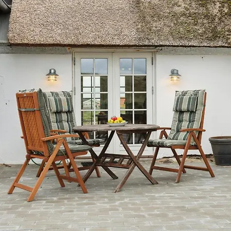 Pet Friendly In With Kitchen Holiday home *