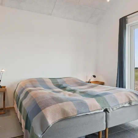 Pet Friendly In With Kitchen Holiday home *